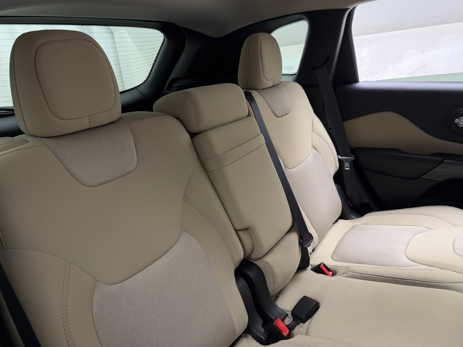 Thumbnail: 2016 Jeep Cherokee - 6