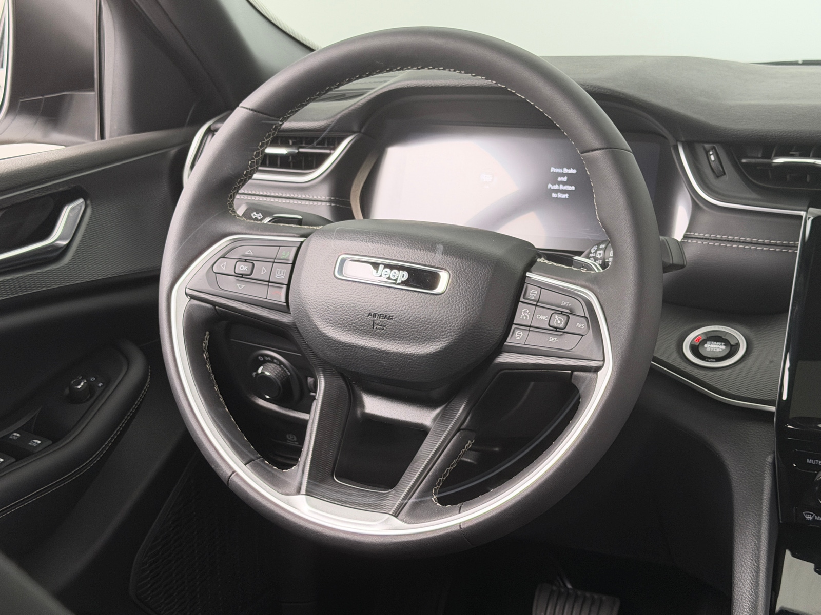 Thumbnail: 2025 Jeep Grand Cherokee - 5