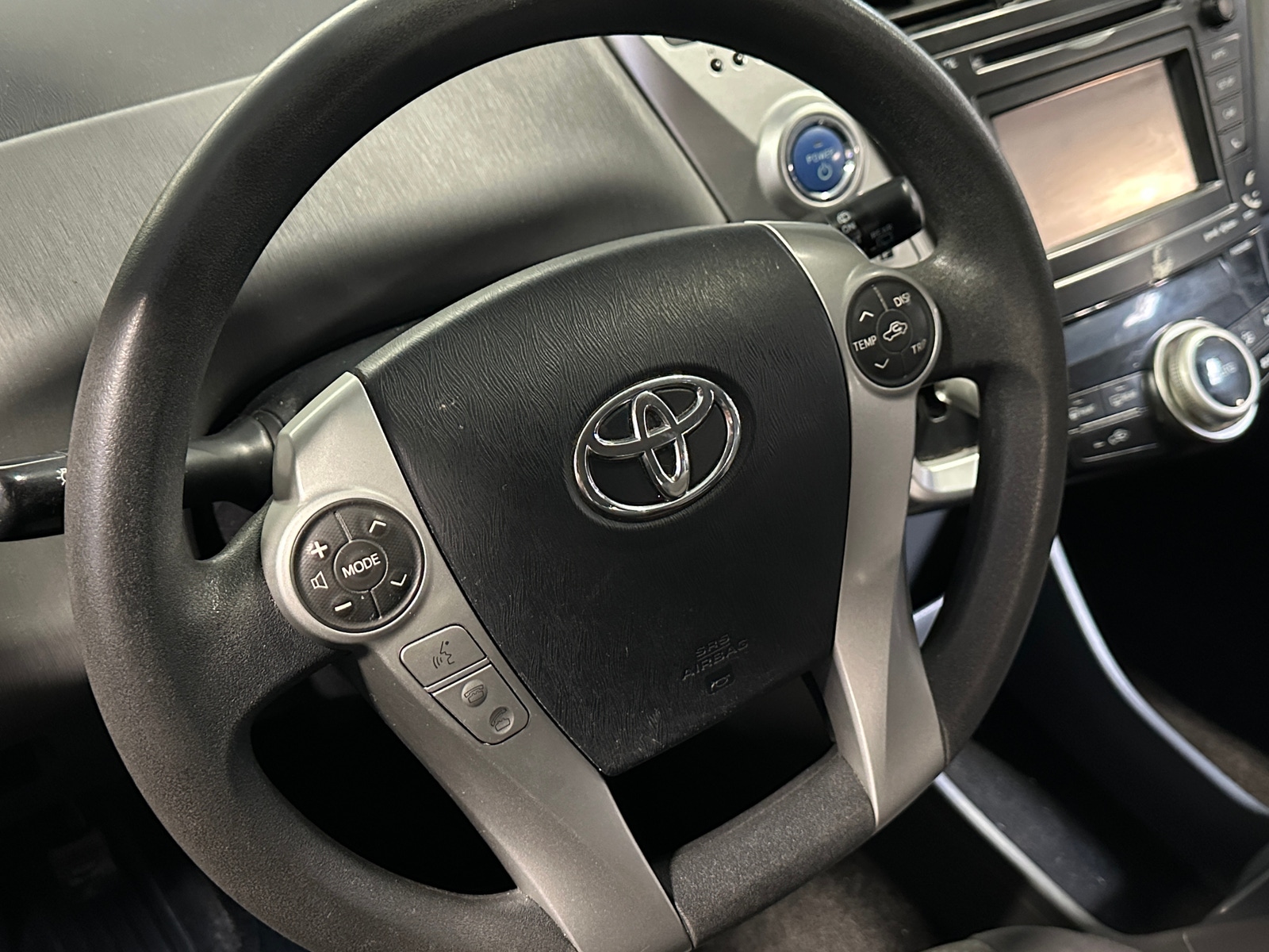 Thumbnail: 2013 Toyota Prius v - 5