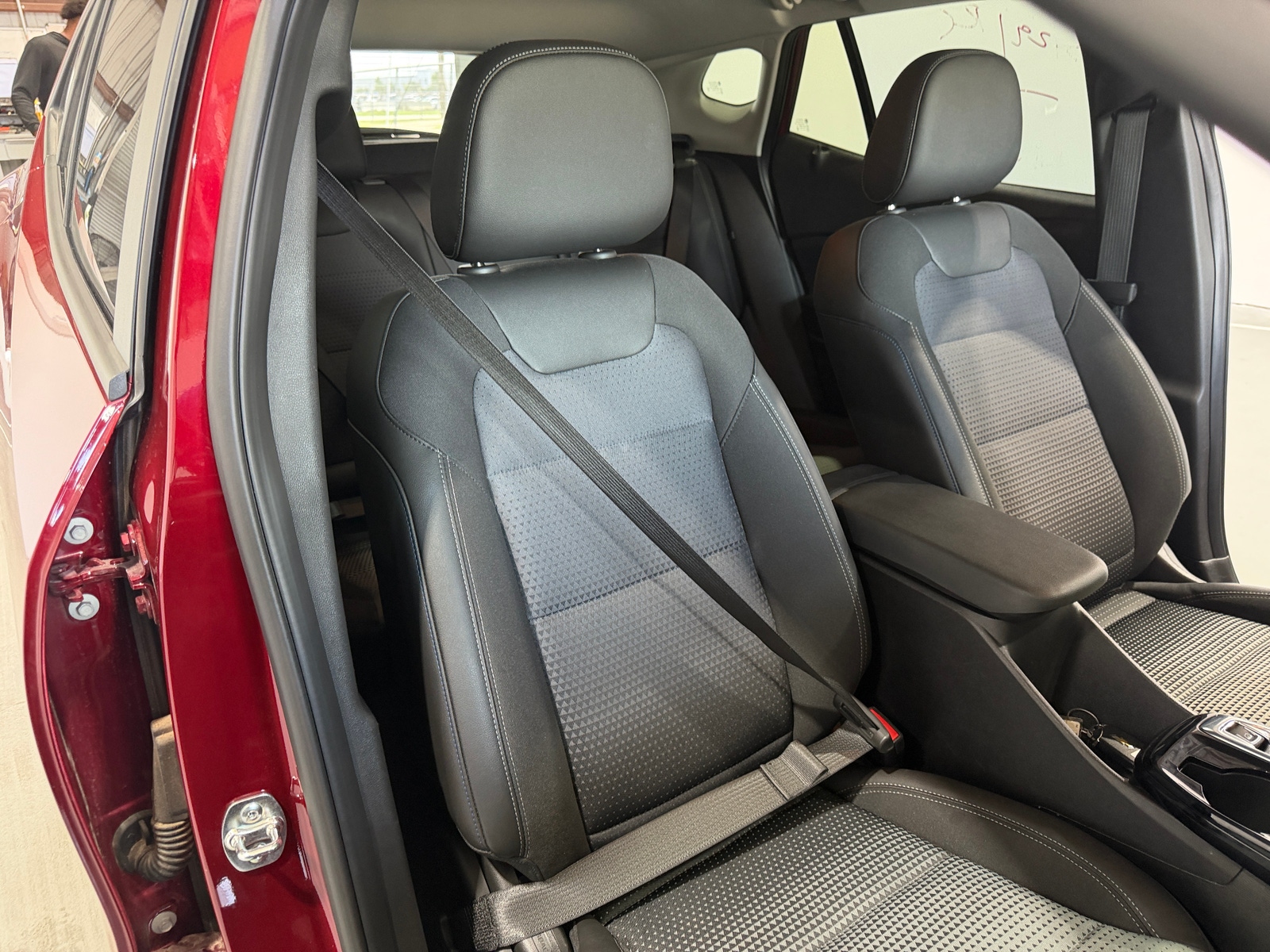 Thumbnail: 2025 Chevrolet Trax - 2