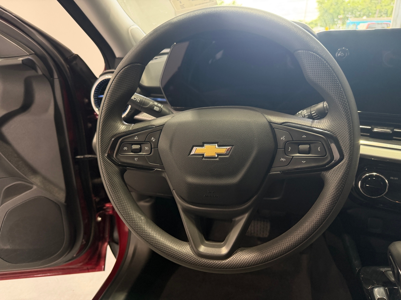 Thumbnail: 2025 Chevrolet Trax - 5