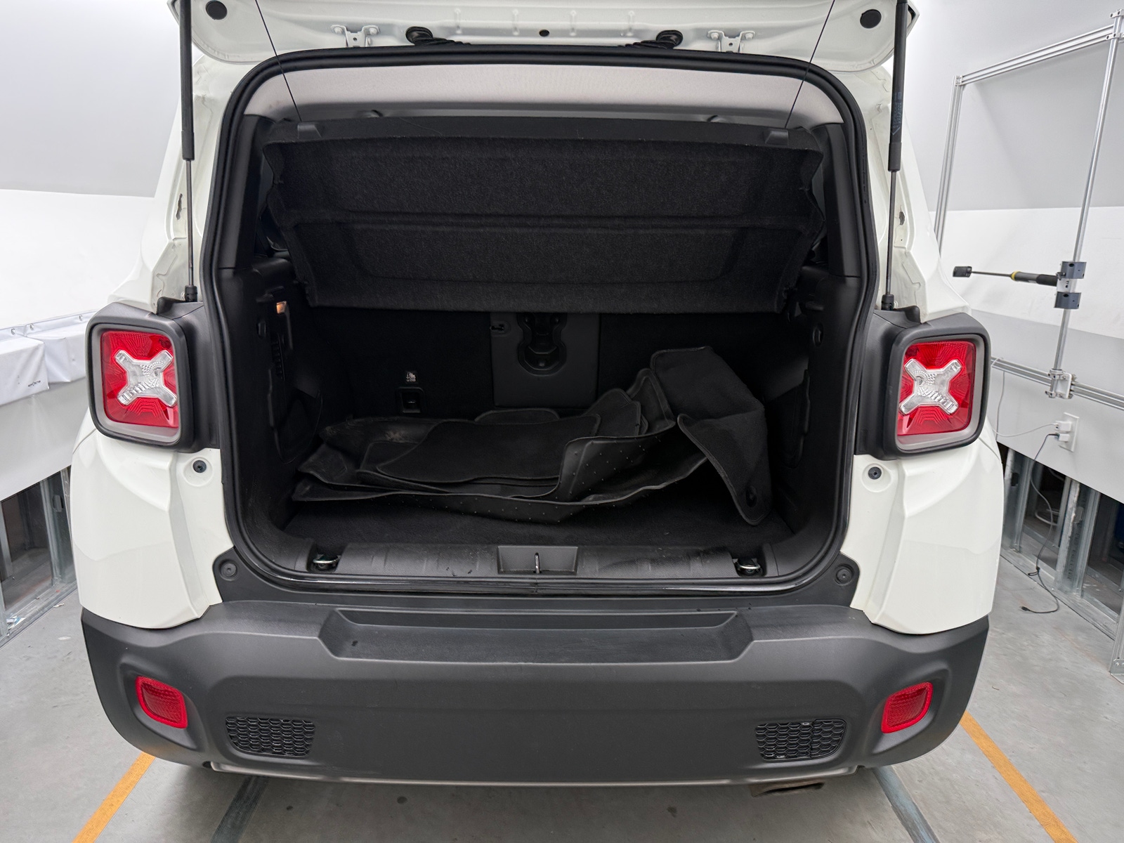 Thumbnail: 2021 Jeep Renegade - 6