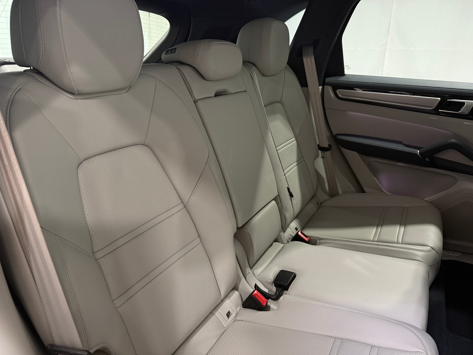 Thumbnail: 2023 Porsche Cayenne - 5