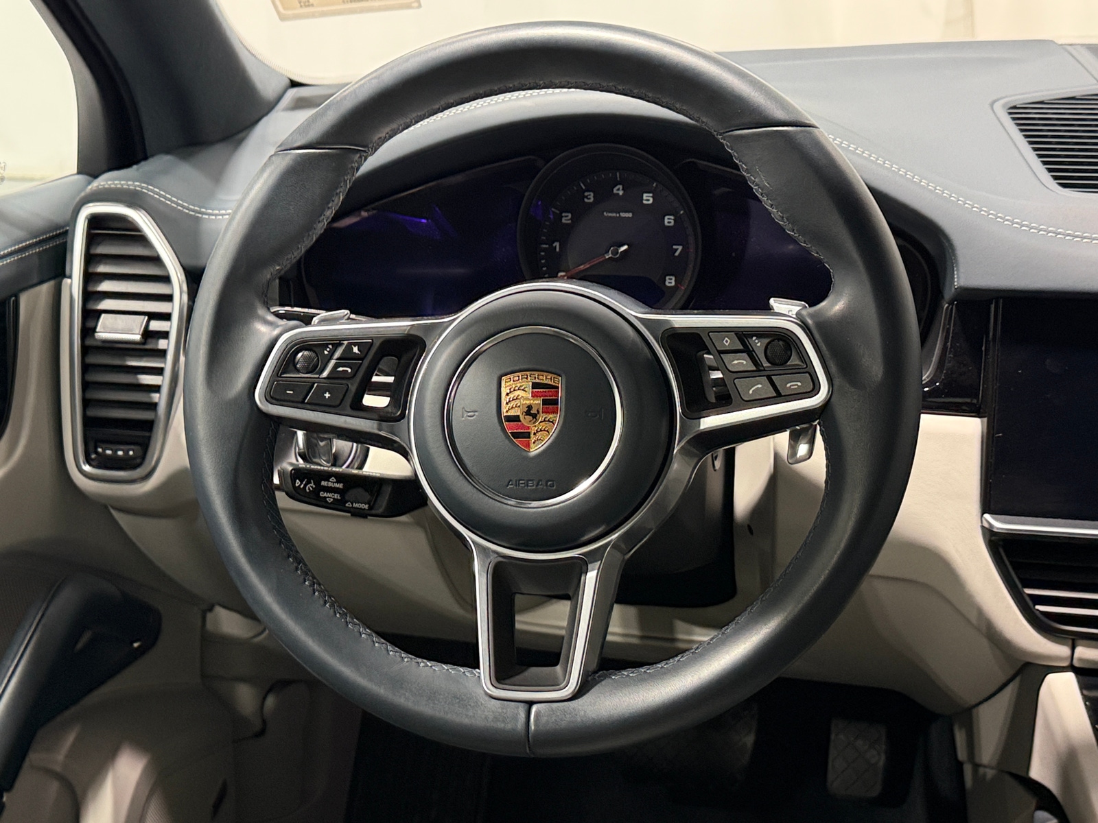 Thumbnail: 2023 Porsche Cayenne - 4