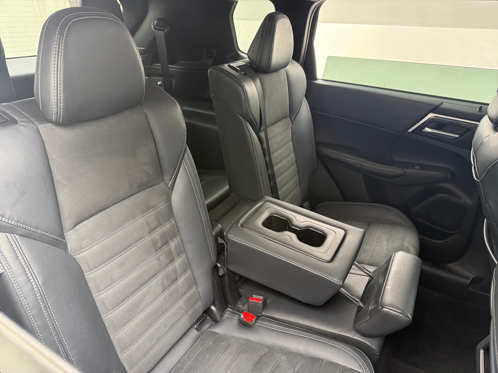 Thumbnail: 2022 Mitsubishi Outlander - 5