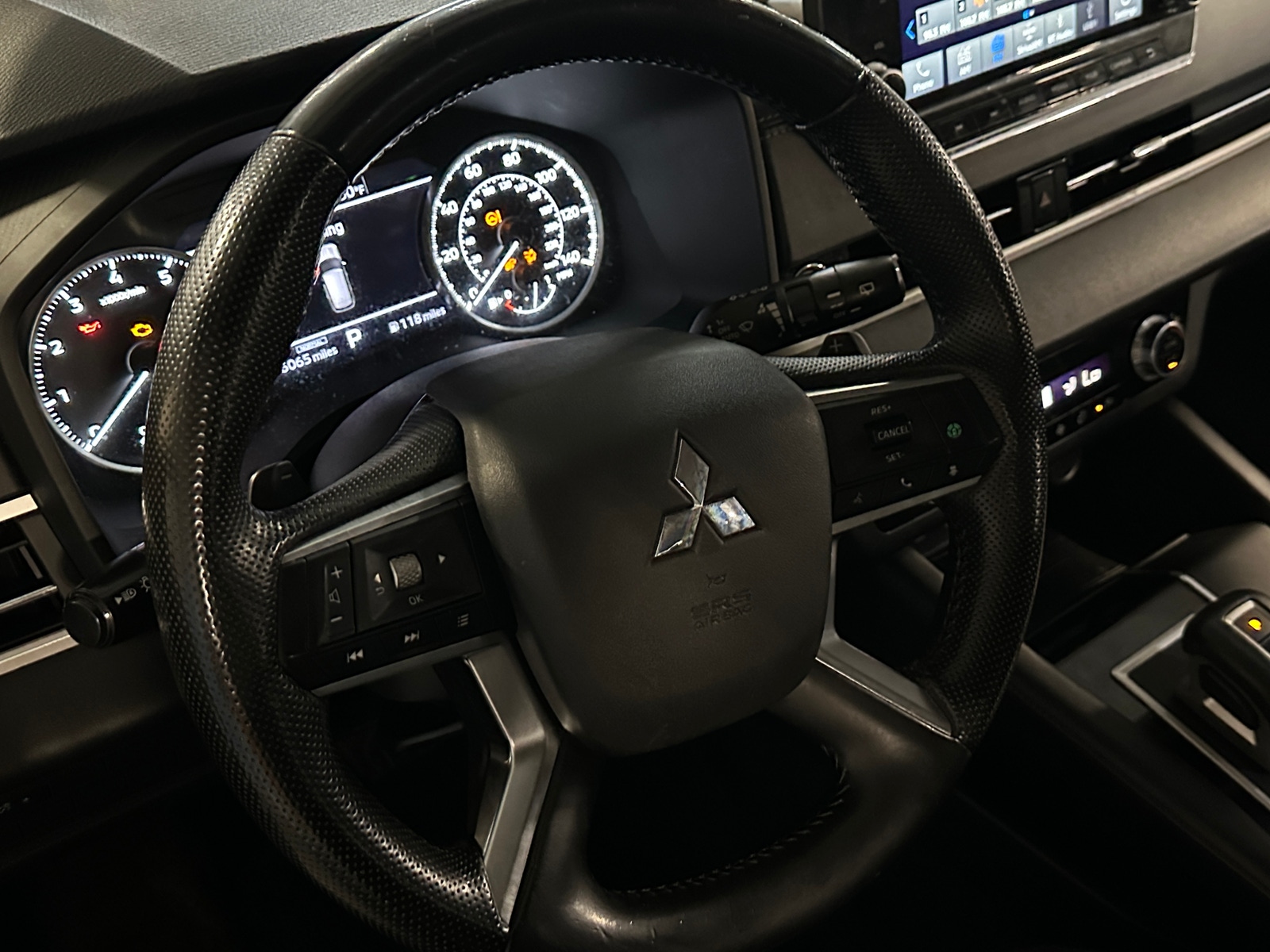 Thumbnail: 2022 Mitsubishi Outlander - 4