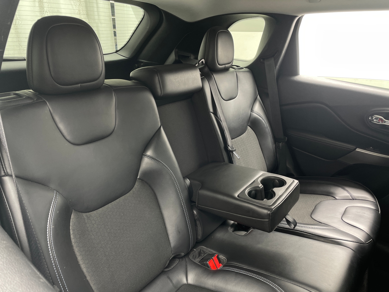 Thumbnail: 2020 Jeep Cherokee - 6