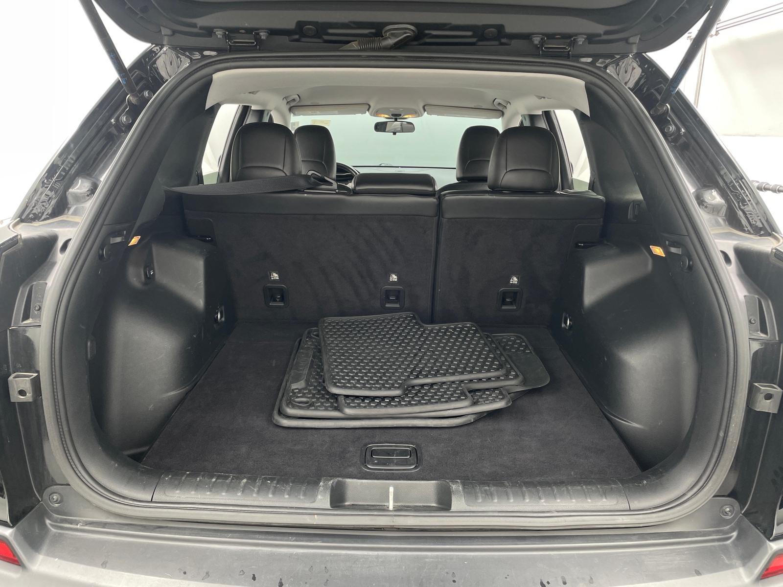 Thumbnail: 2020 Jeep Cherokee - 7