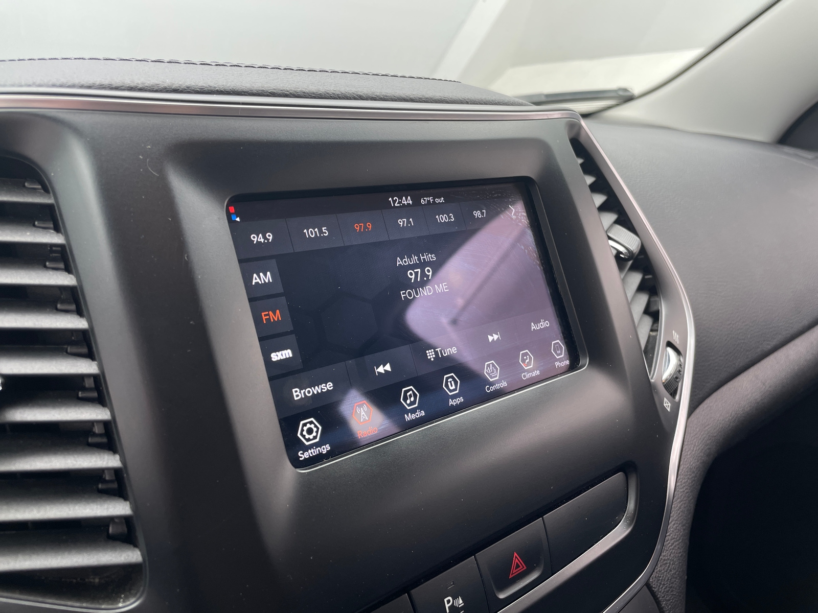 Thumbnail: 2020 Jeep Cherokee - 4