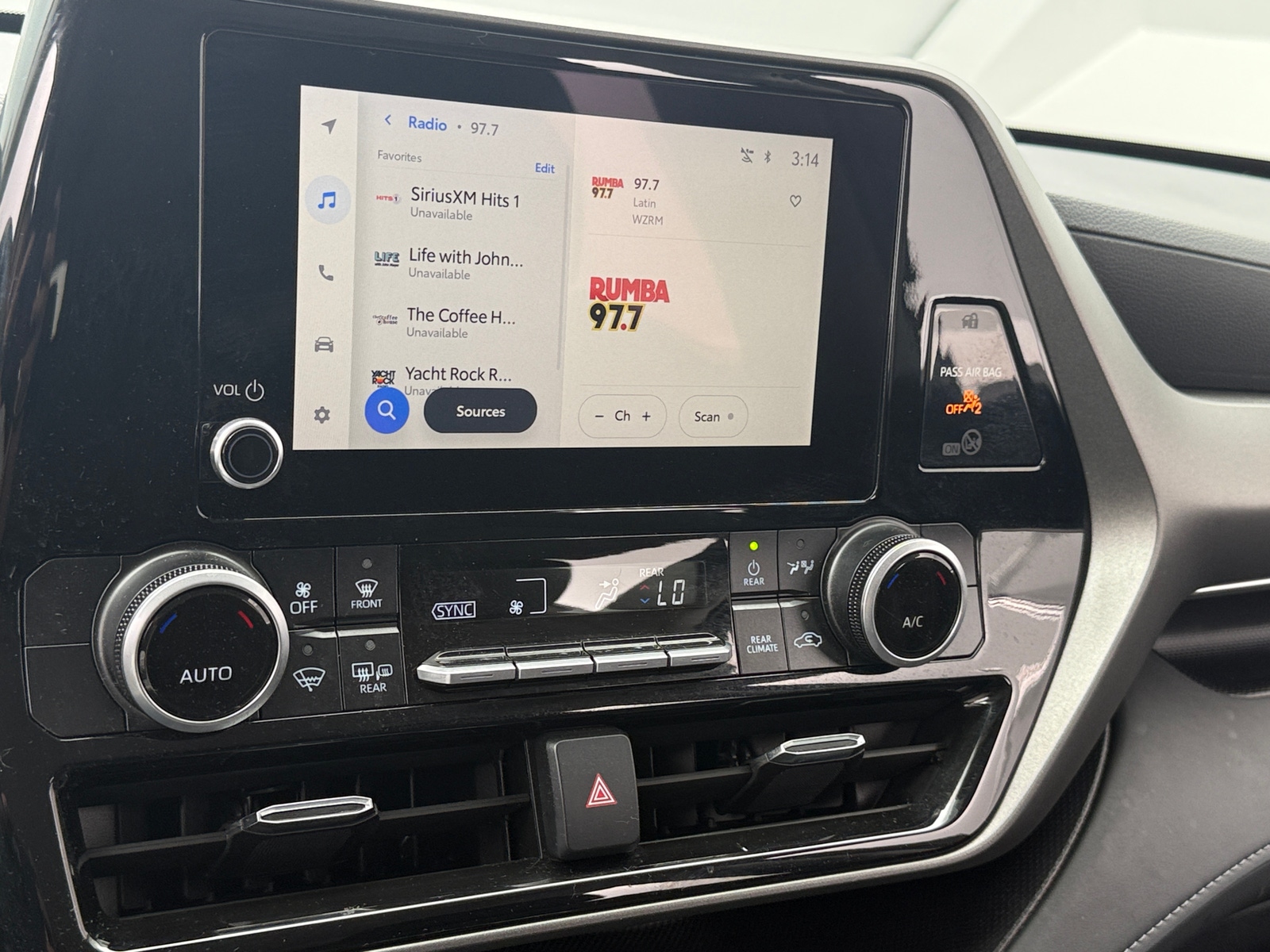 Thumbnail: 2025 Toyota Highlander - 4