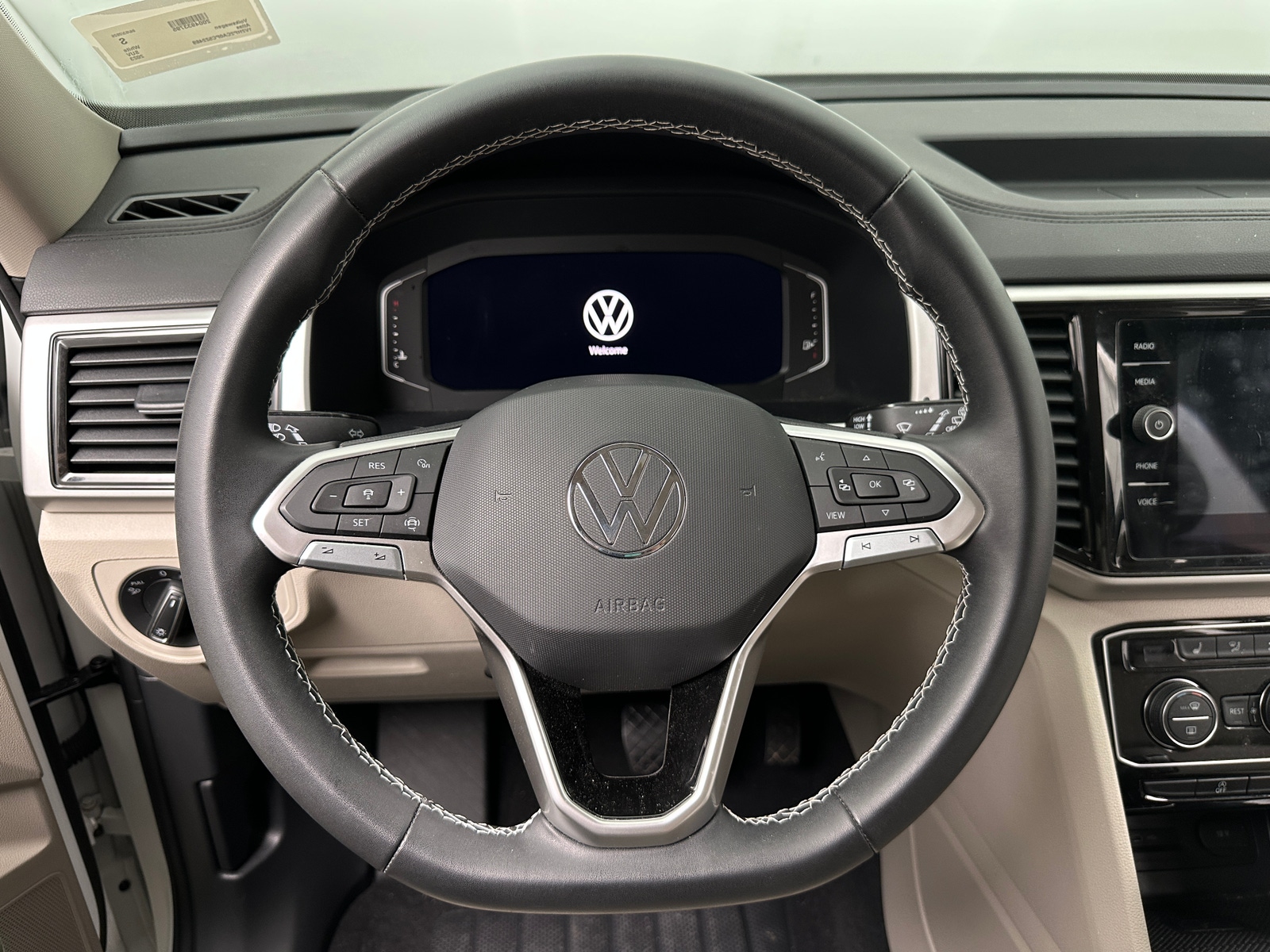 Thumbnail: 2023 Volkswagen Atlas - 4