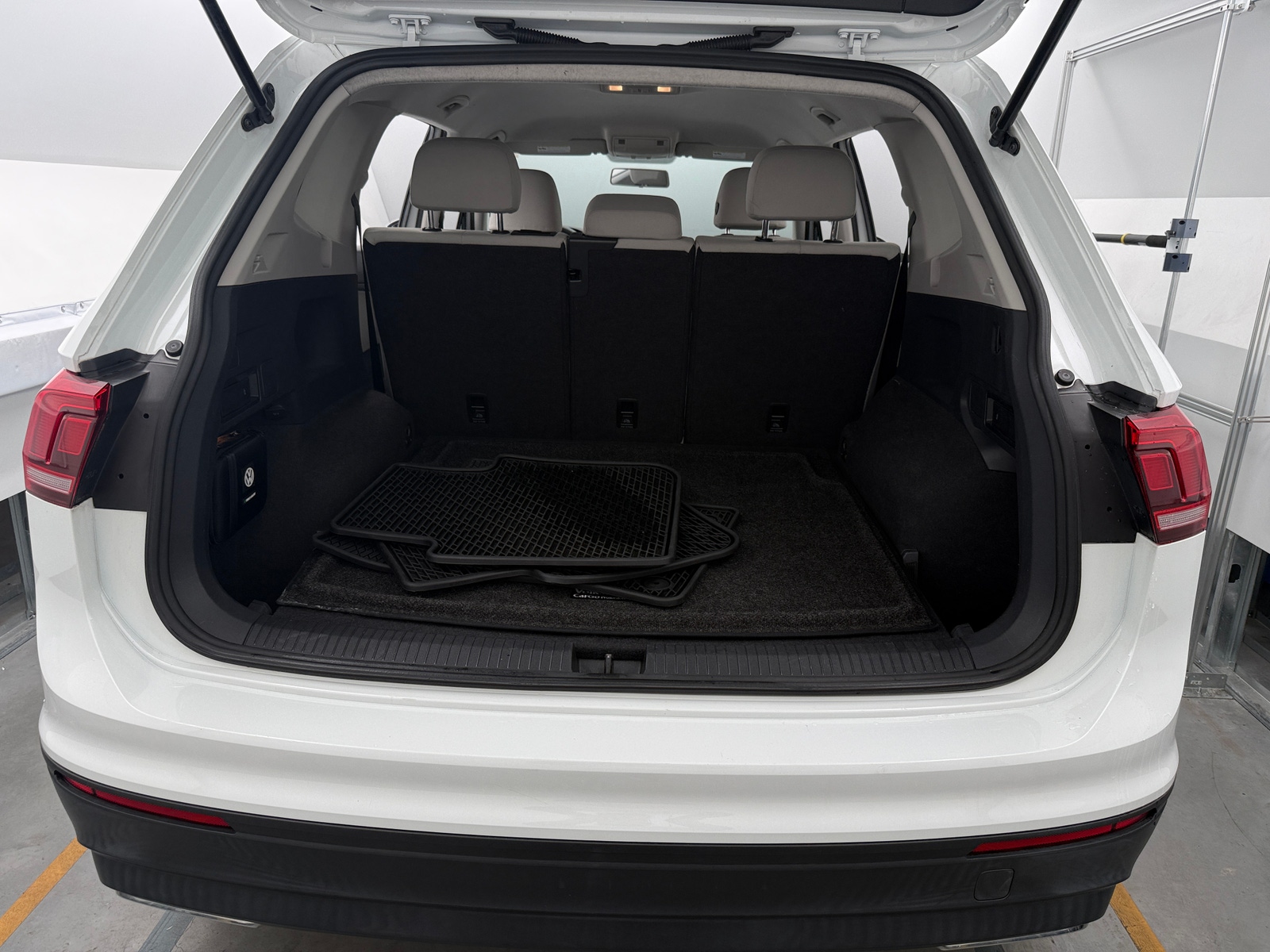Thumbnail: 2019 Volkswagen Tiguan - 7
