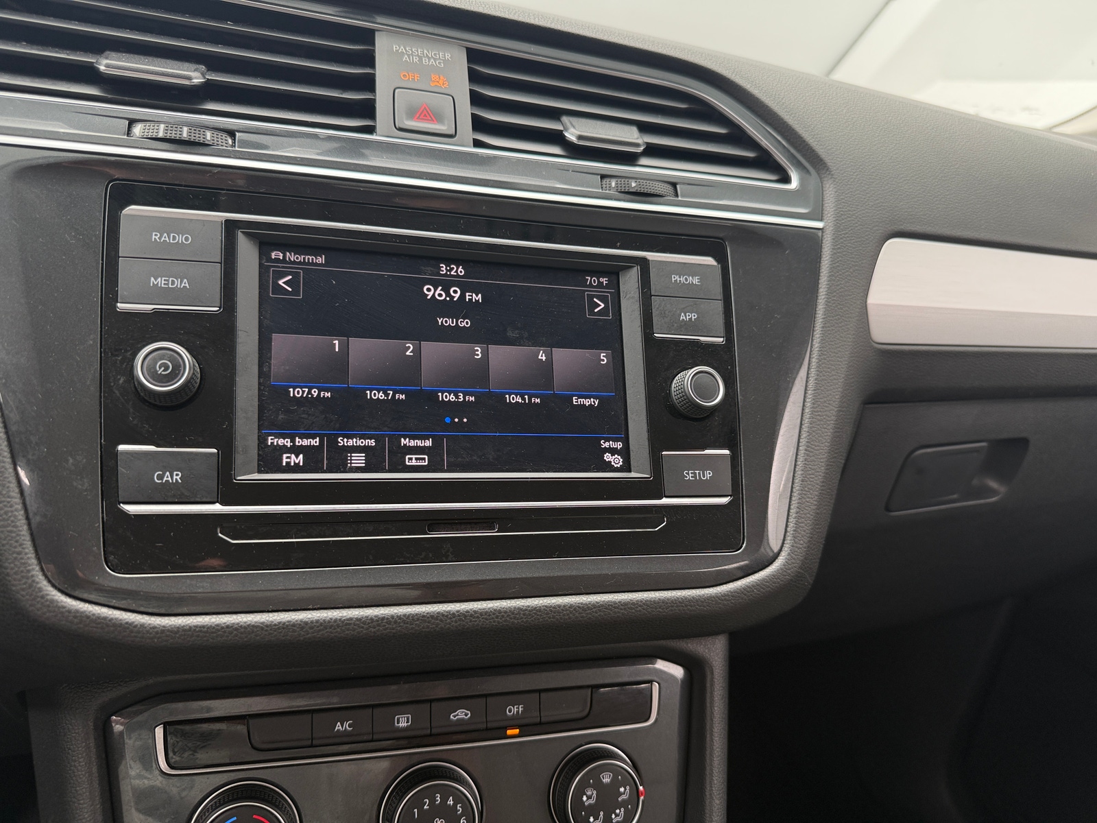 Thumbnail: 2019 Volkswagen Tiguan - 4