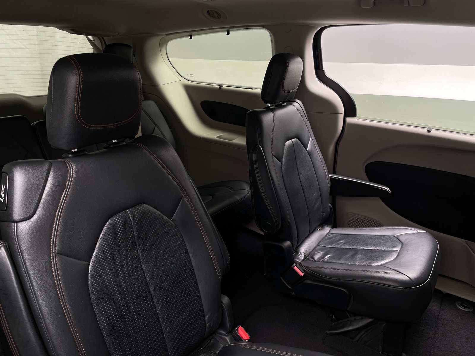 Thumbnail: 2017 Chrysler Pacifica - 5
