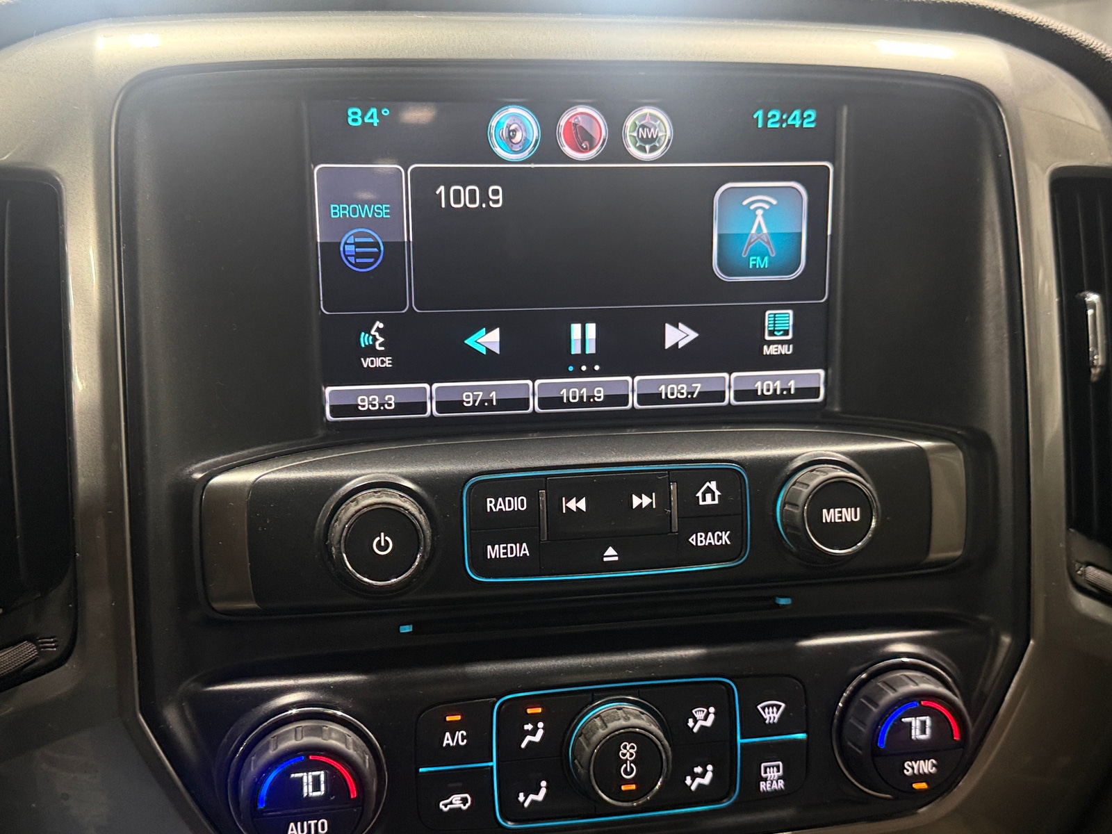 Thumbnail: 2015 Chevrolet Silverado 1500 - 4