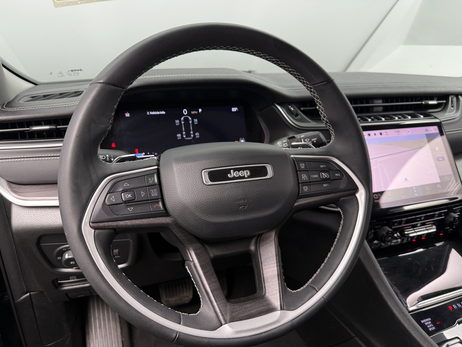 Thumbnail: 2023 Jeep Grand Cherokee L - 4