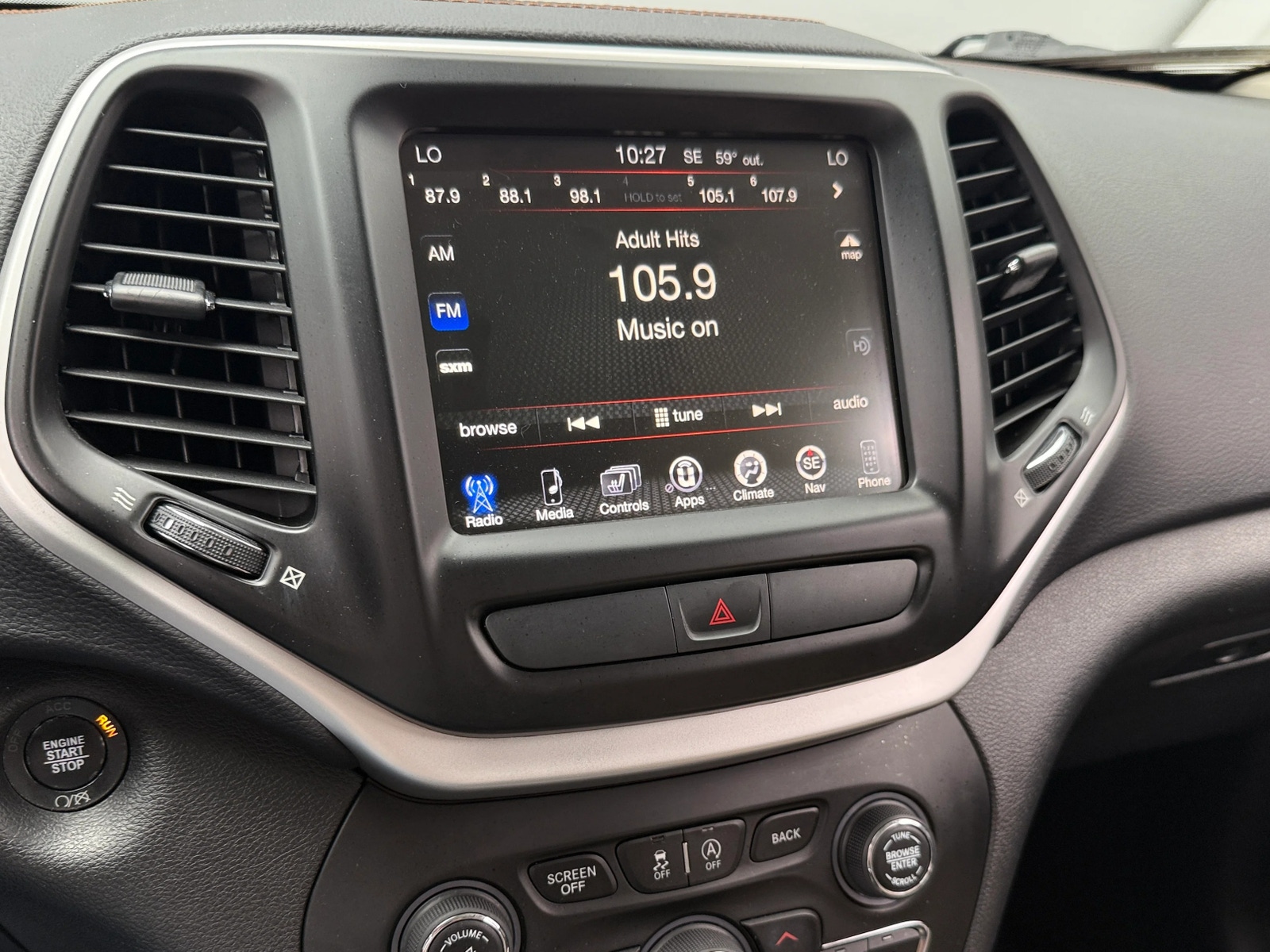 Thumbnail: 2017 Jeep Cherokee - 3