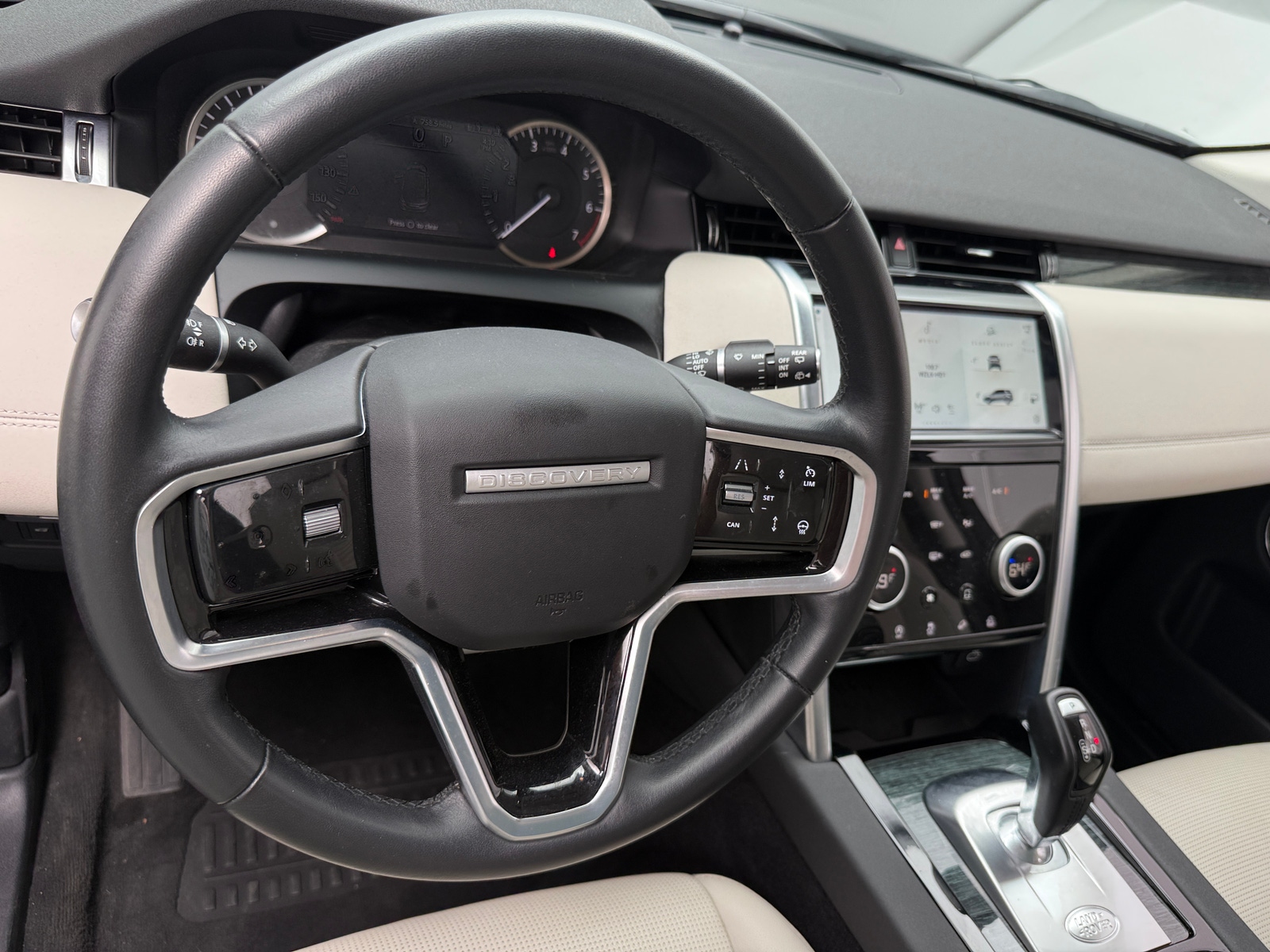 Thumbnail: 2023 Land Rover Discovery Sport - 4