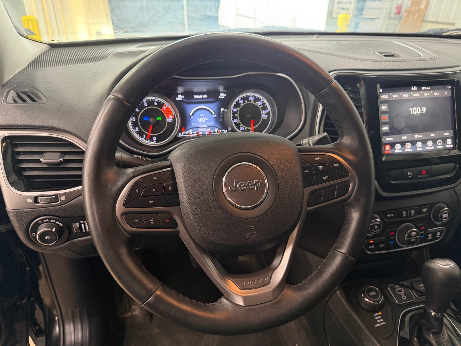 Thumbnail: 2019 Jeep Cherokee - 5