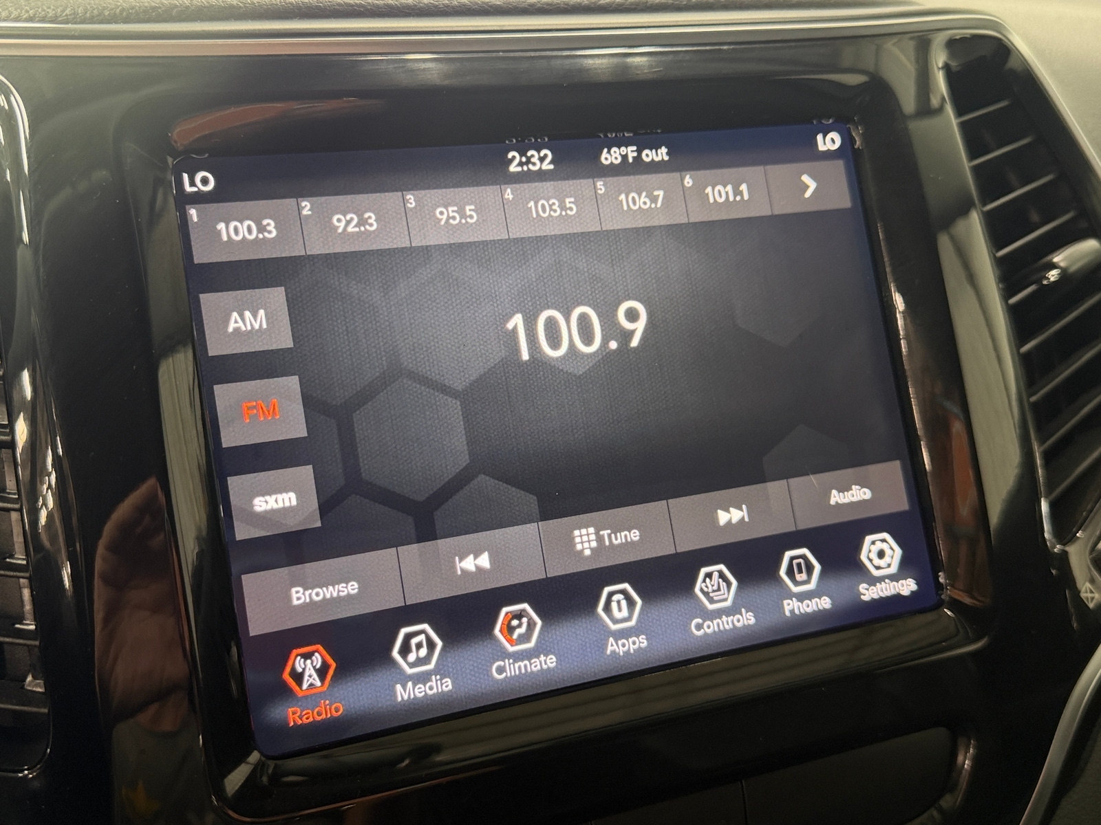 Thumbnail: 2019 Jeep Cherokee - 4