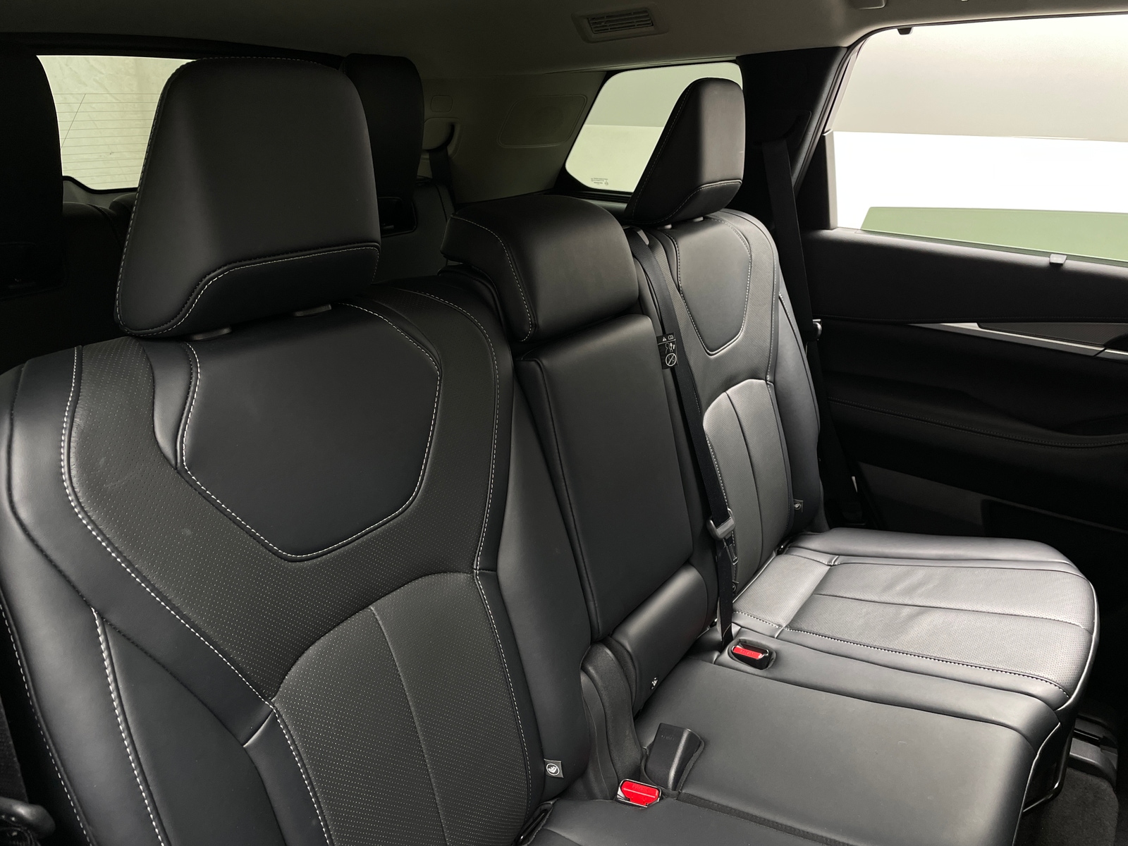 Thumbnail: 2023 INFINITI QX60 - 5