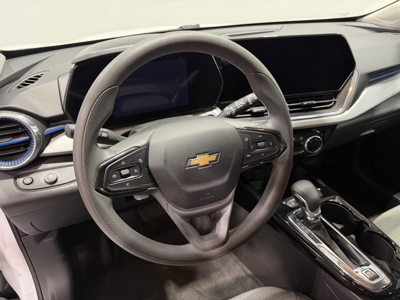 Thumbnail: 2025 Chevrolet Trax - 5