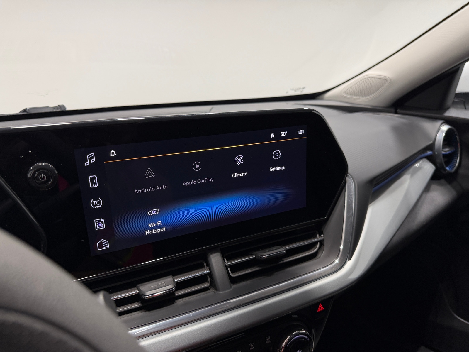 Thumbnail: 2025 Chevrolet Trax - 4