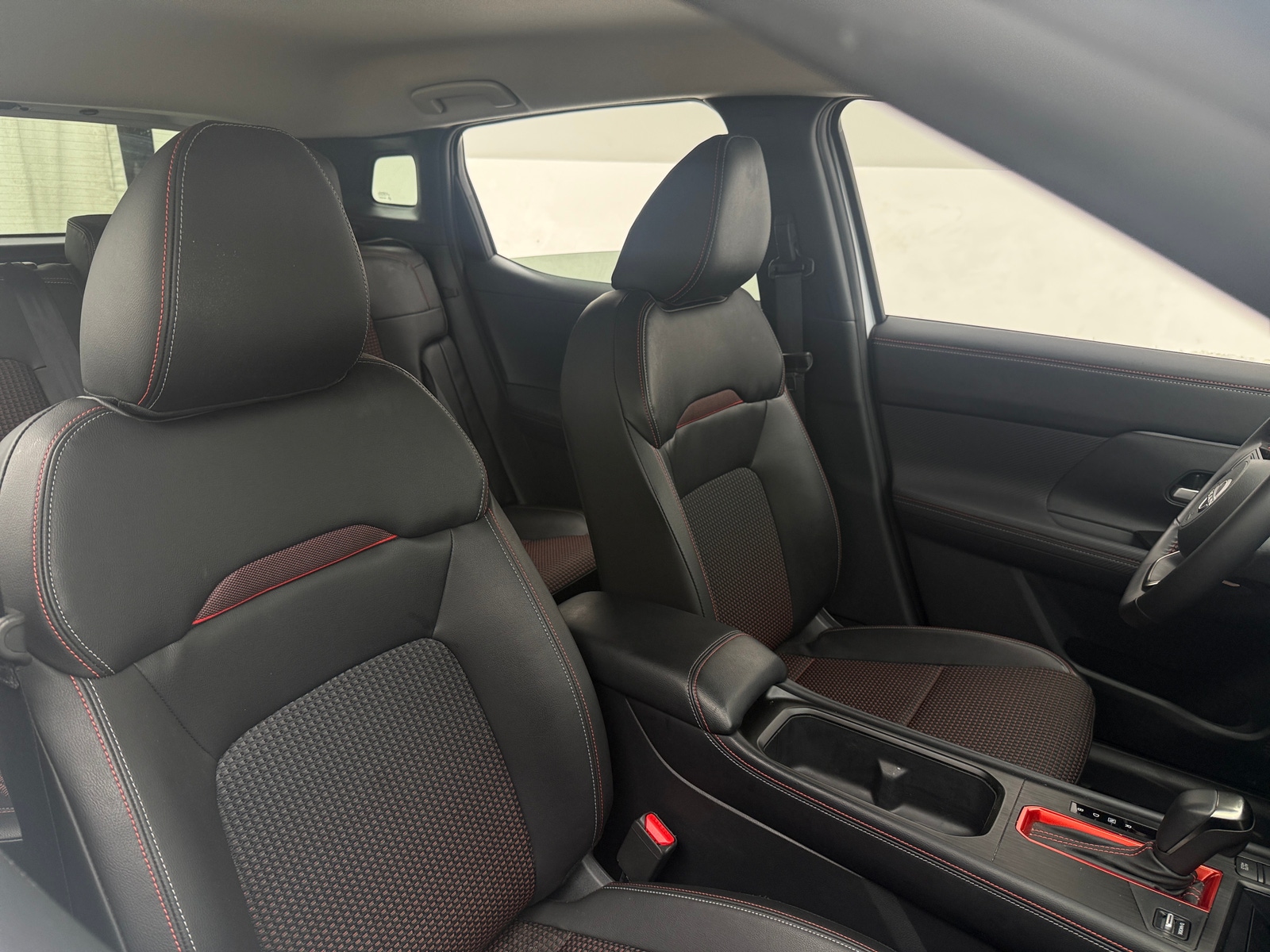 Thumbnail: 2025 Nissan Kicks - 2