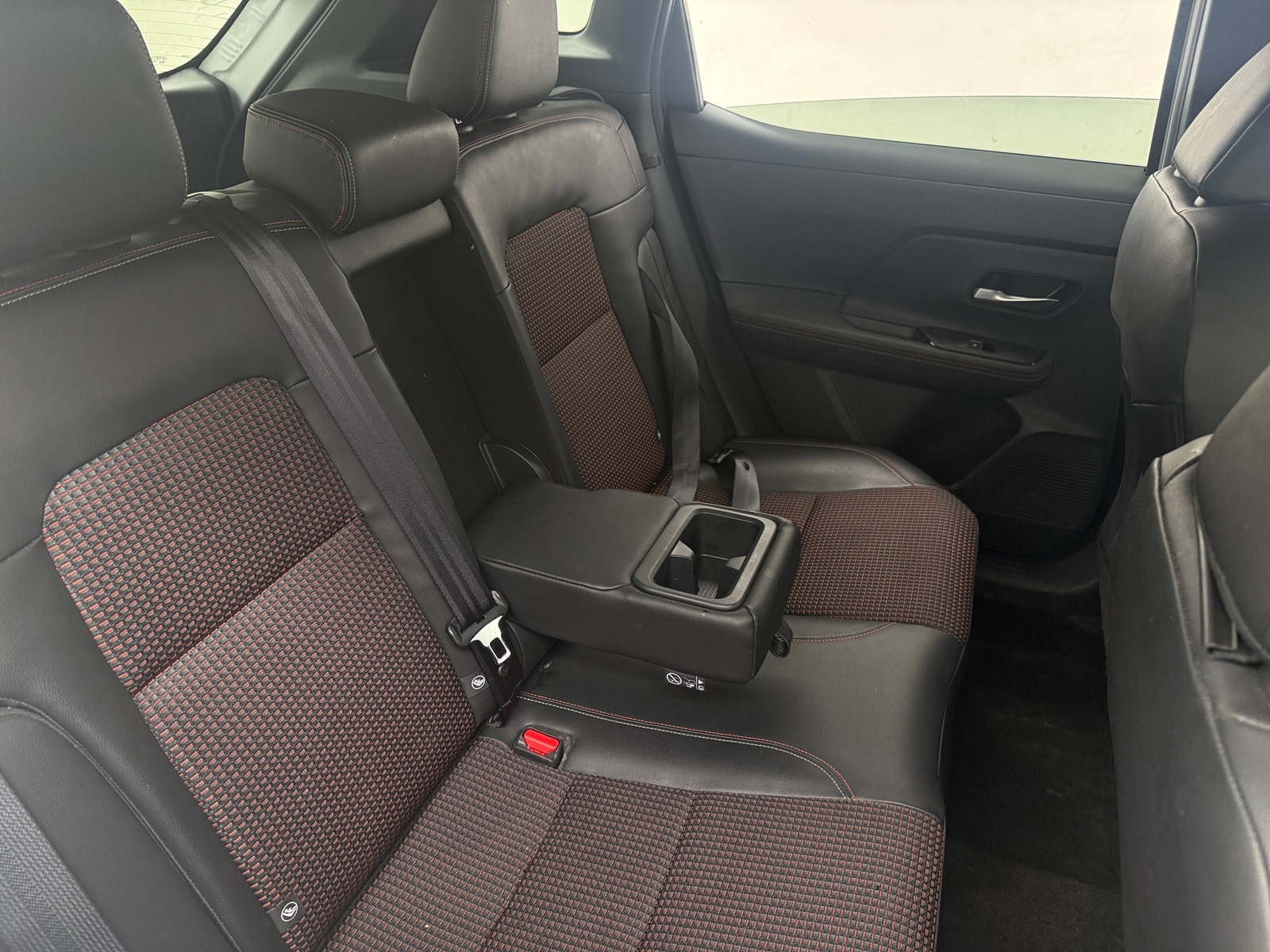 Thumbnail: 2025 Nissan Kicks - 6