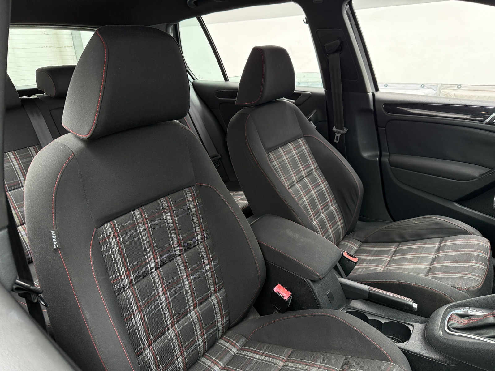 Thumbnail: 2013 Volkswagen Golf - 2