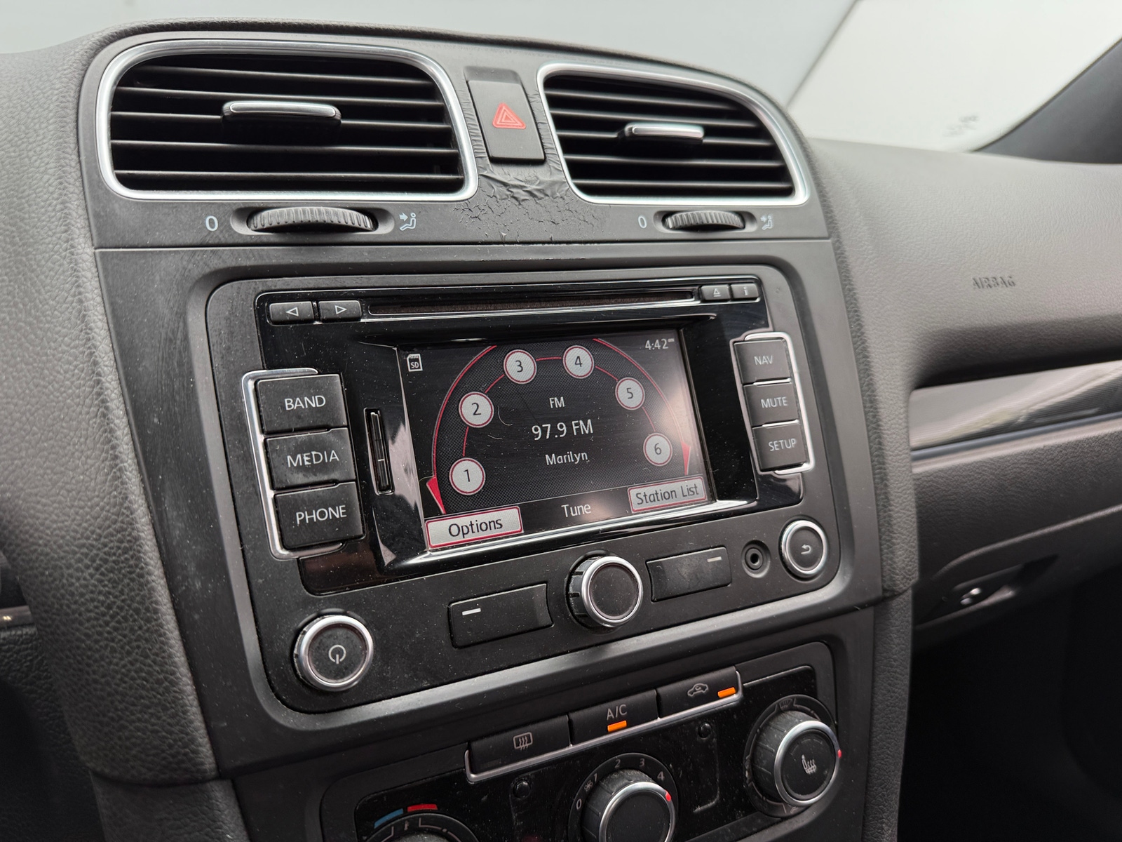 Thumbnail: 2013 Volkswagen Golf - 4
