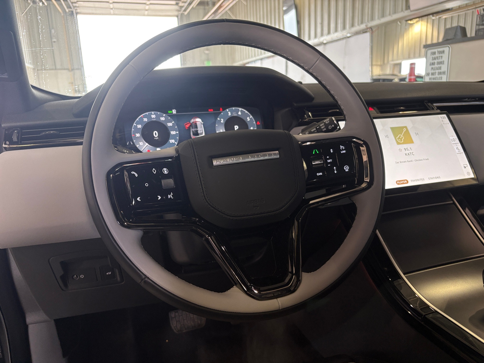 Thumbnail: 2026 Land Rover Range Rover Velar - 4