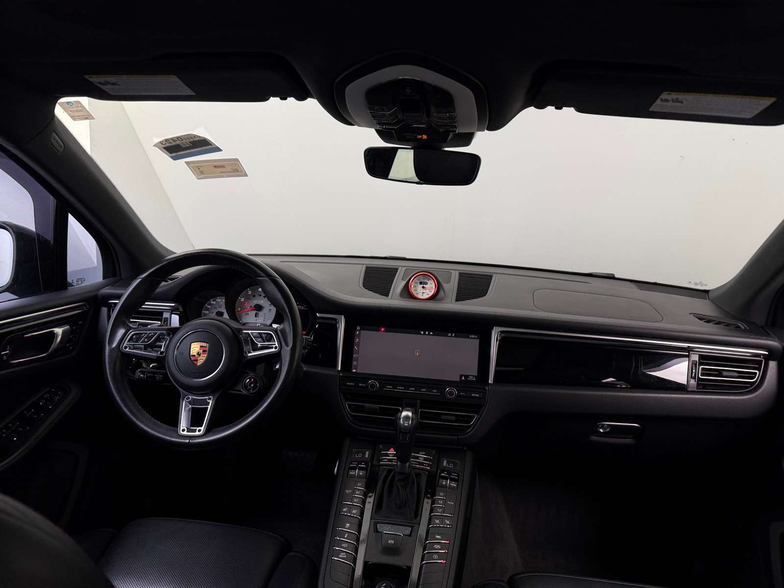 Thumbnail: 2020 Porsche Macan - 2