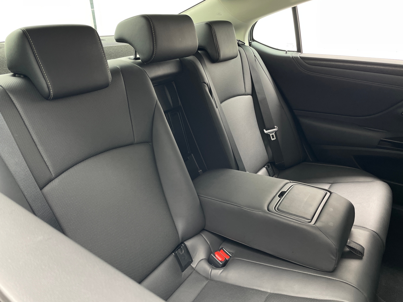 Thumbnail: 2025 Lexus ES - 5