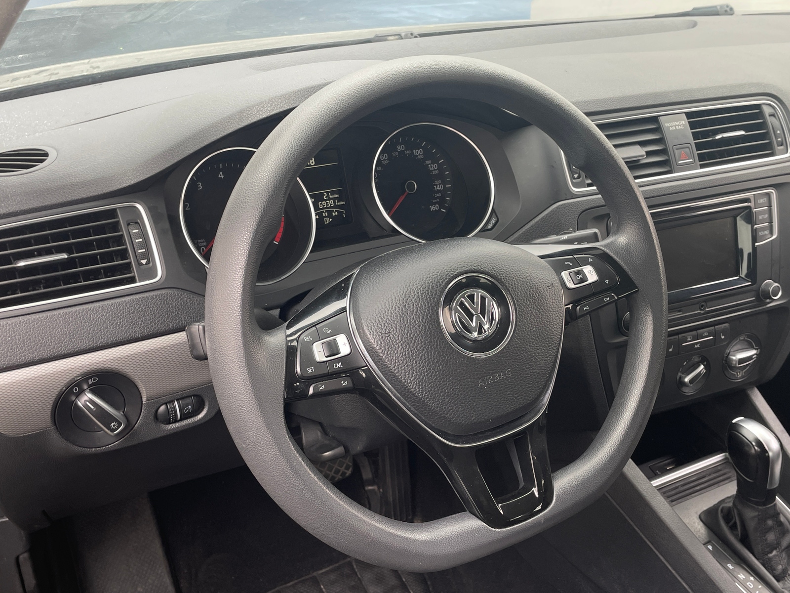 Thumbnail: 2017 Volkswagen Jetta - 5