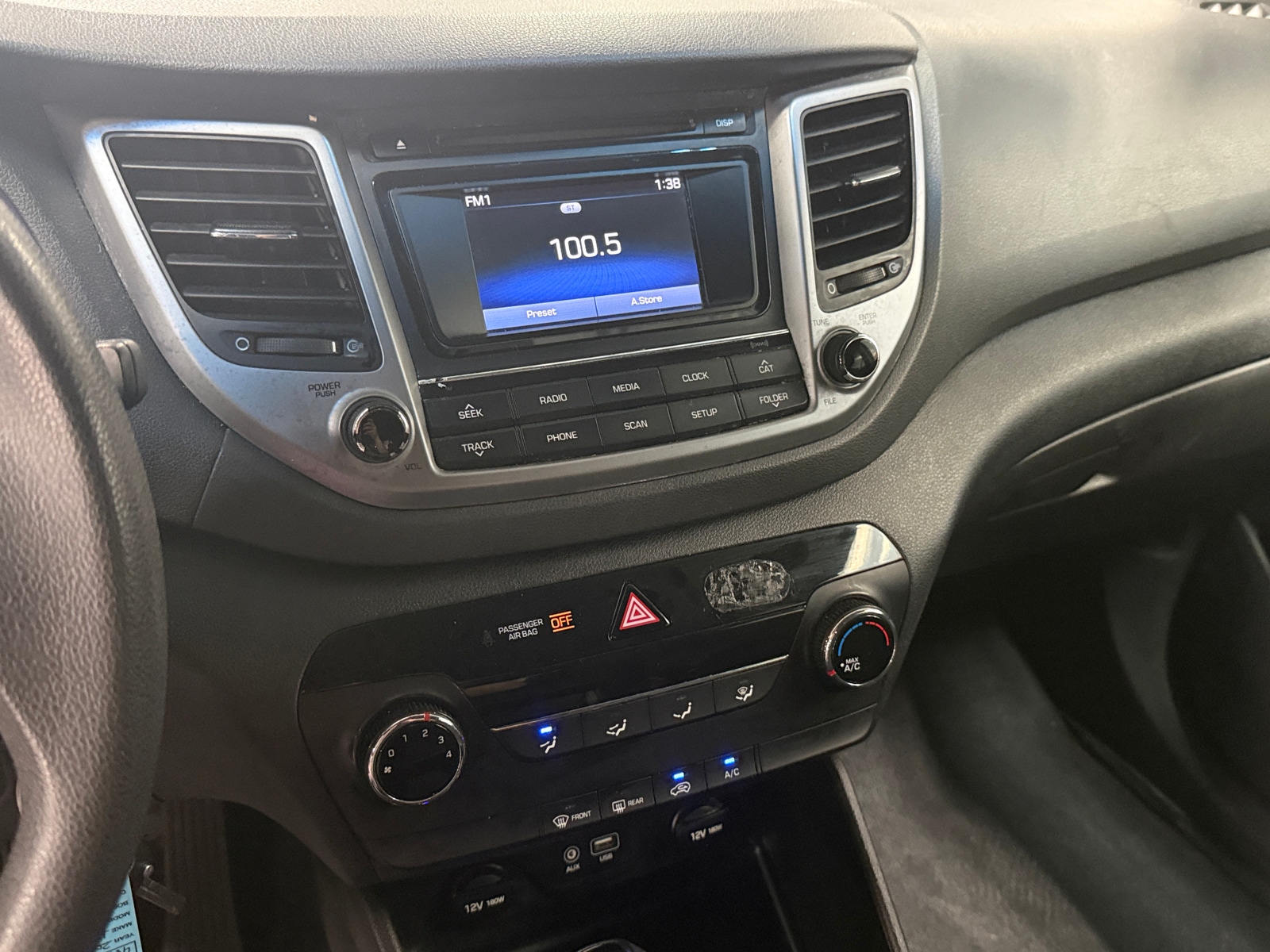 Thumbnail: 2017 Hyundai Tucson - 4