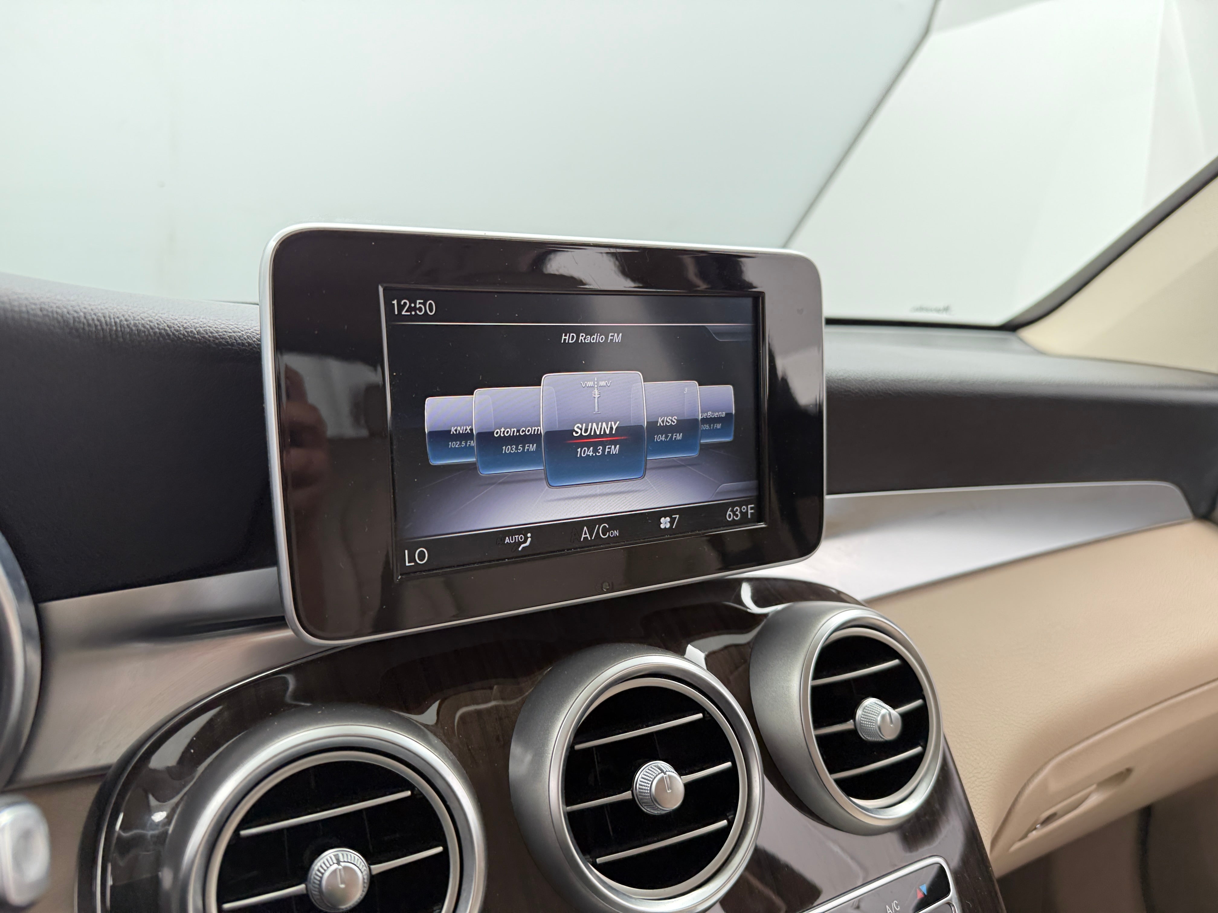 2019 Mercedes-Benz GLC GLC300 - Photo 11