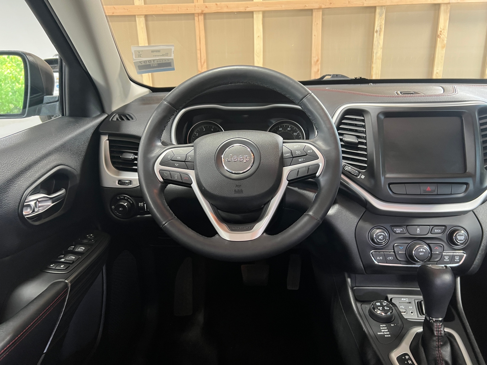 Thumbnail: 2015 Jeep Cherokee - 5