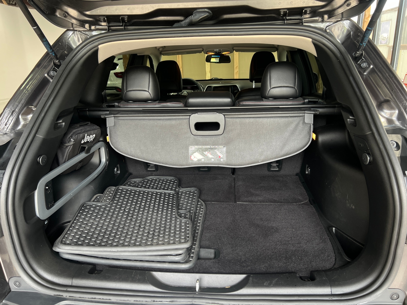 Thumbnail: 2015 Jeep Cherokee - 7