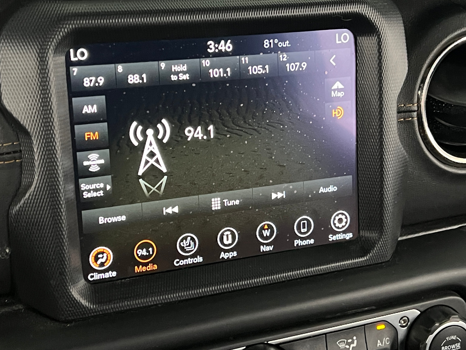 Thumbnail: 2021 Jeep Wrangler - 3