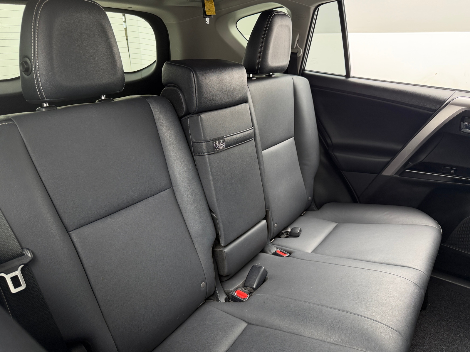 Thumbnail: 2017 Toyota RAV4 - 5