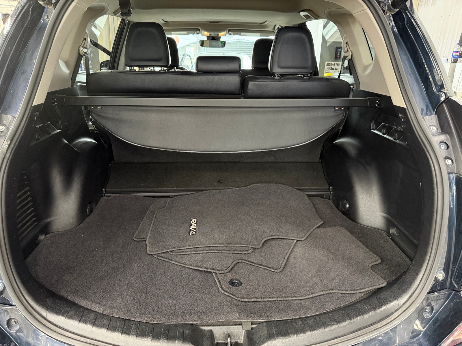 Thumbnail: 2017 Toyota RAV4 - 6