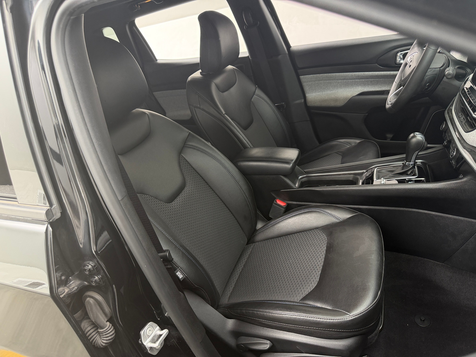 Thumbnail: 2023 Jeep Compass - 2