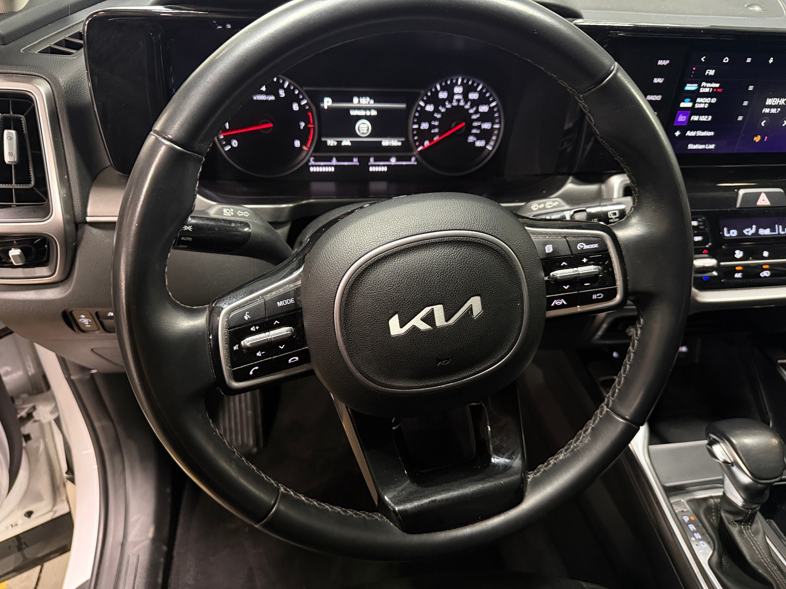 Thumbnail: 2023 Kia Sorento - 4