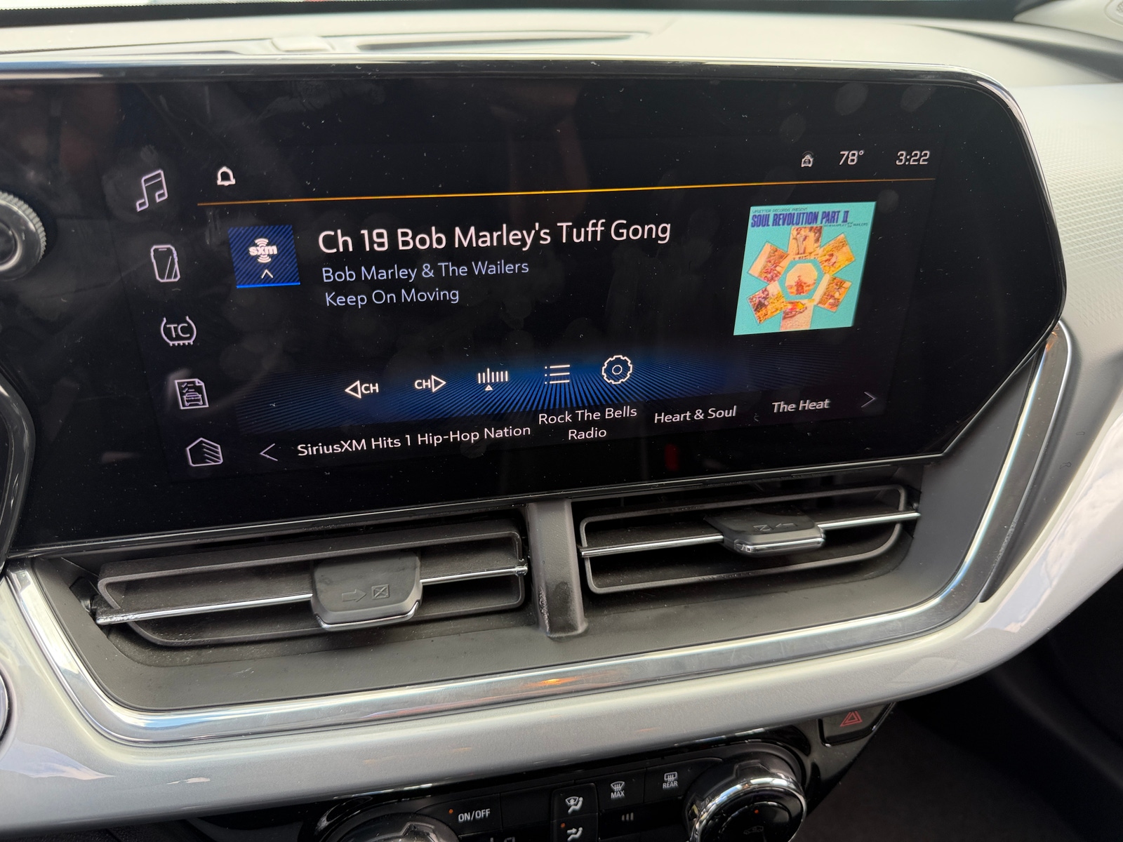 Thumbnail: 2025 Chevrolet Trax - 4