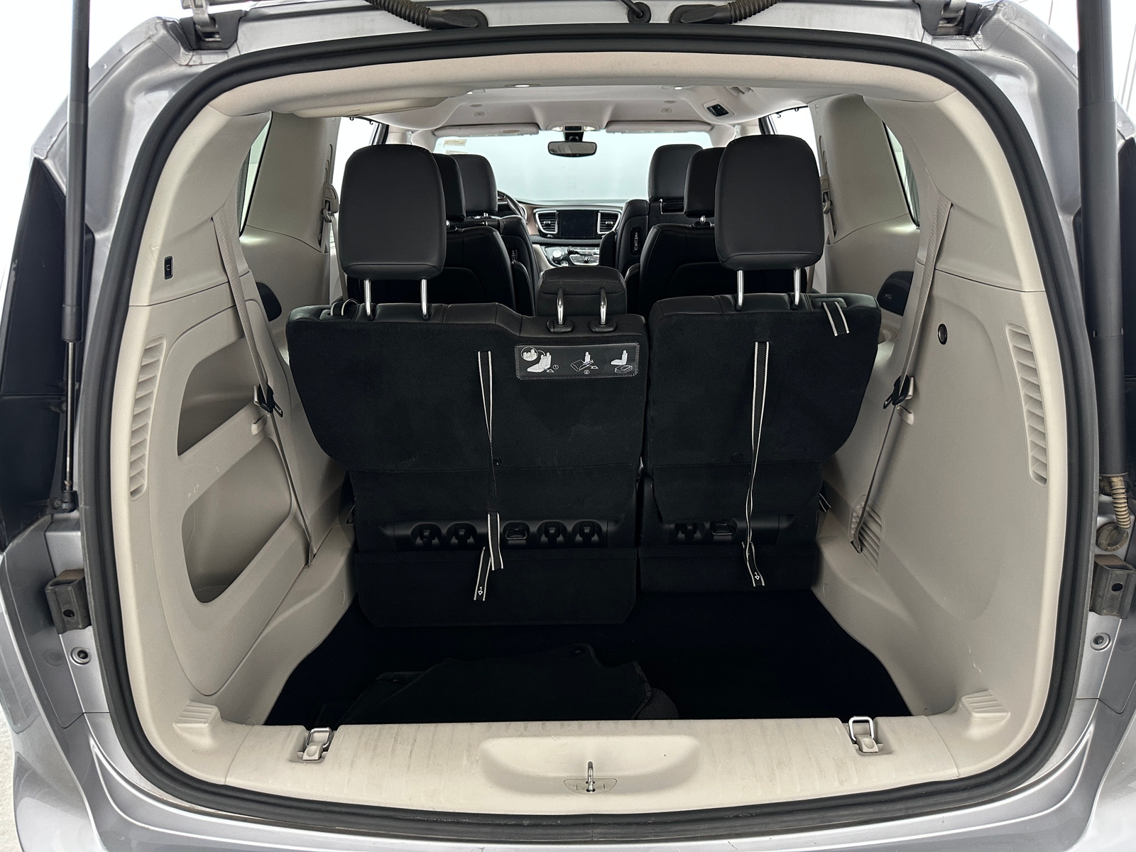 Thumbnail: 2018 Chrysler Pacifica - 6