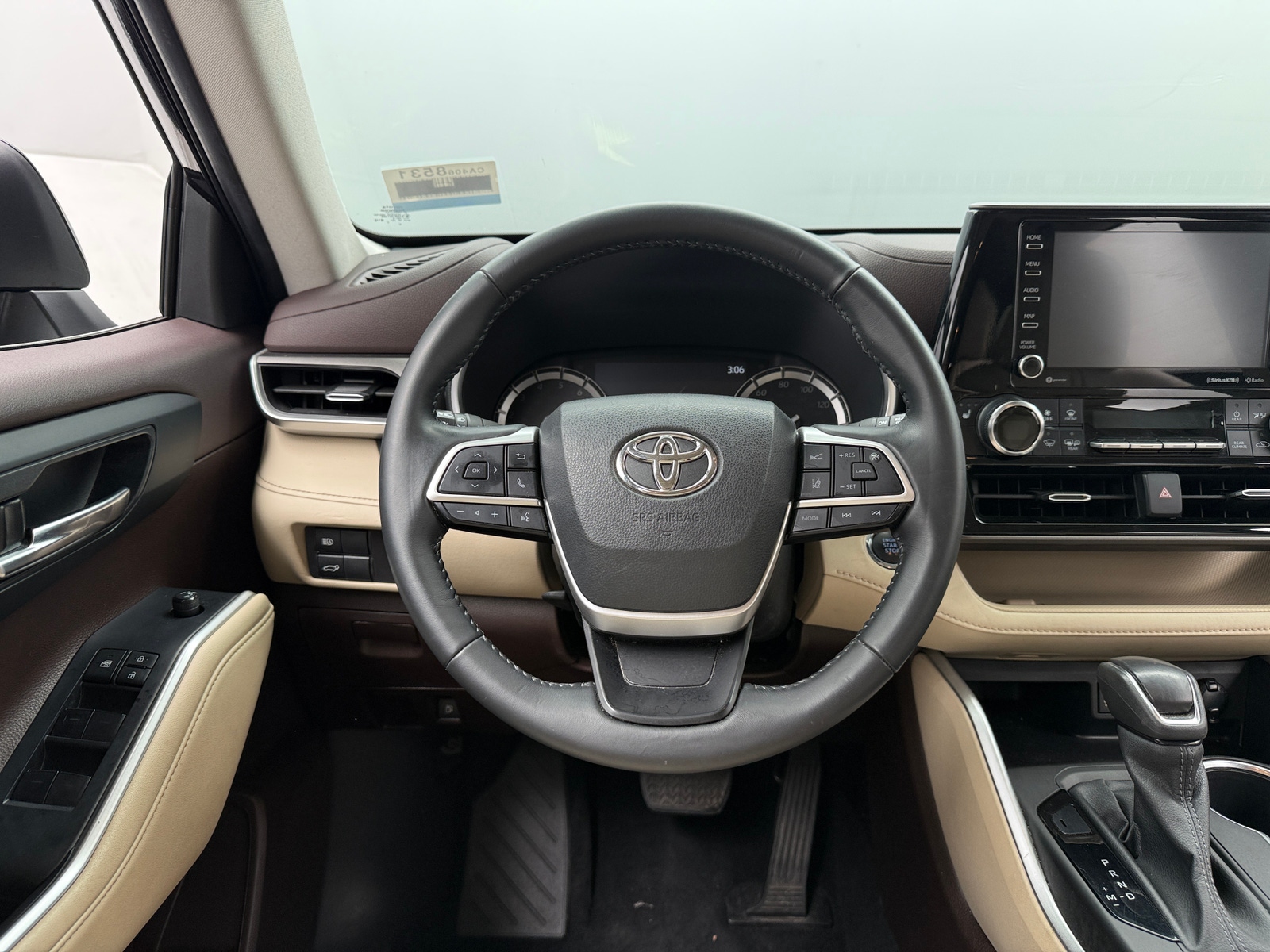 Thumbnail: 2022 Toyota Highlander - 4