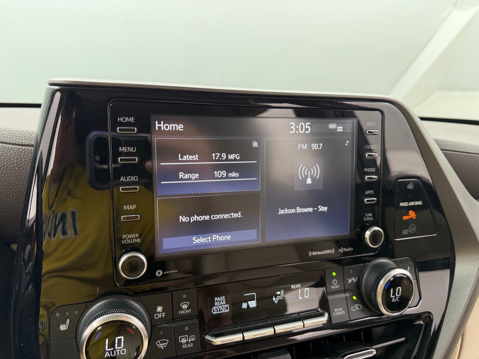 Thumbnail: 2022 Toyota Highlander - 3