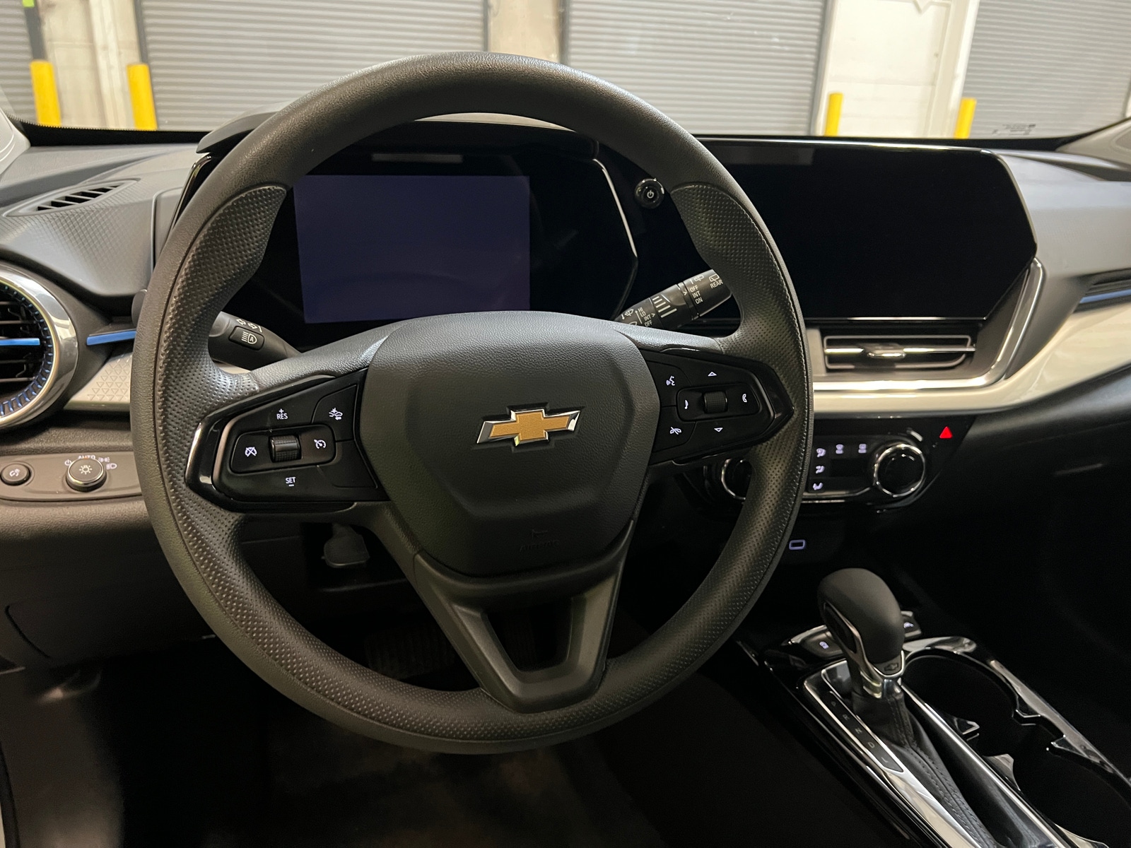 Thumbnail: 2025 Chevrolet Trax - 5