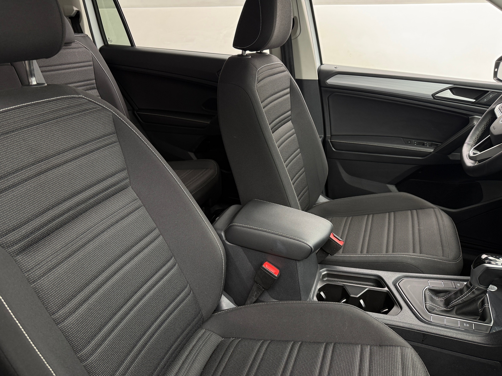 Thumbnail: 2024 Volkswagen Tiguan - 2